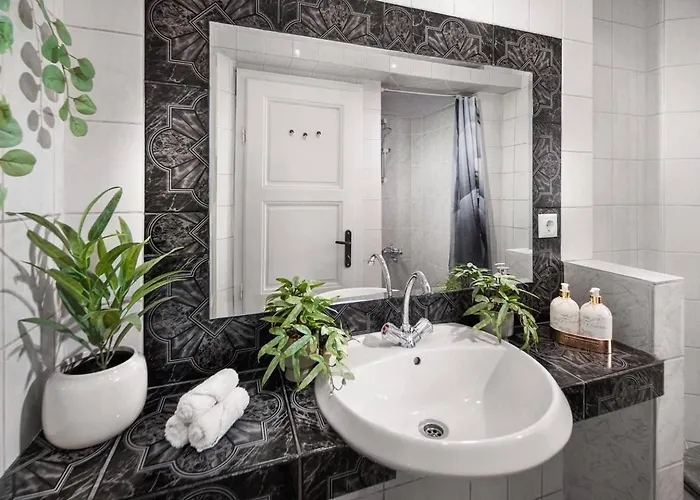 Your Spacious With Terrace & 3 Acs 아파트