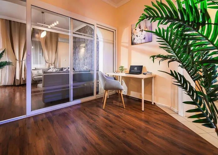 아파트 Your Spacious With Terrace & 3 Acs